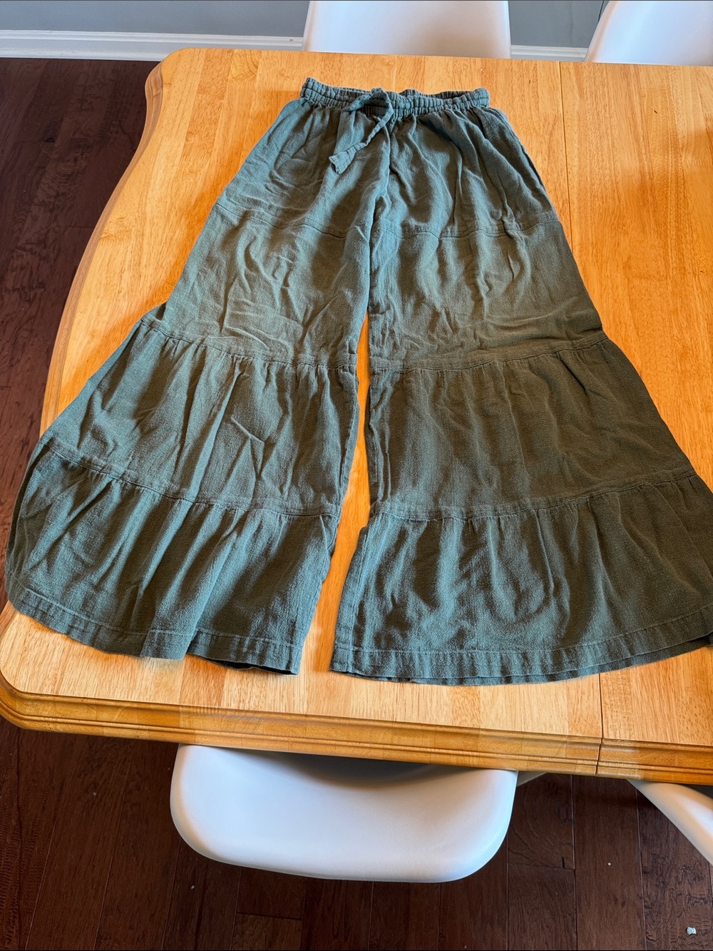 Tiered Wide-Leg pants in Olive Green
